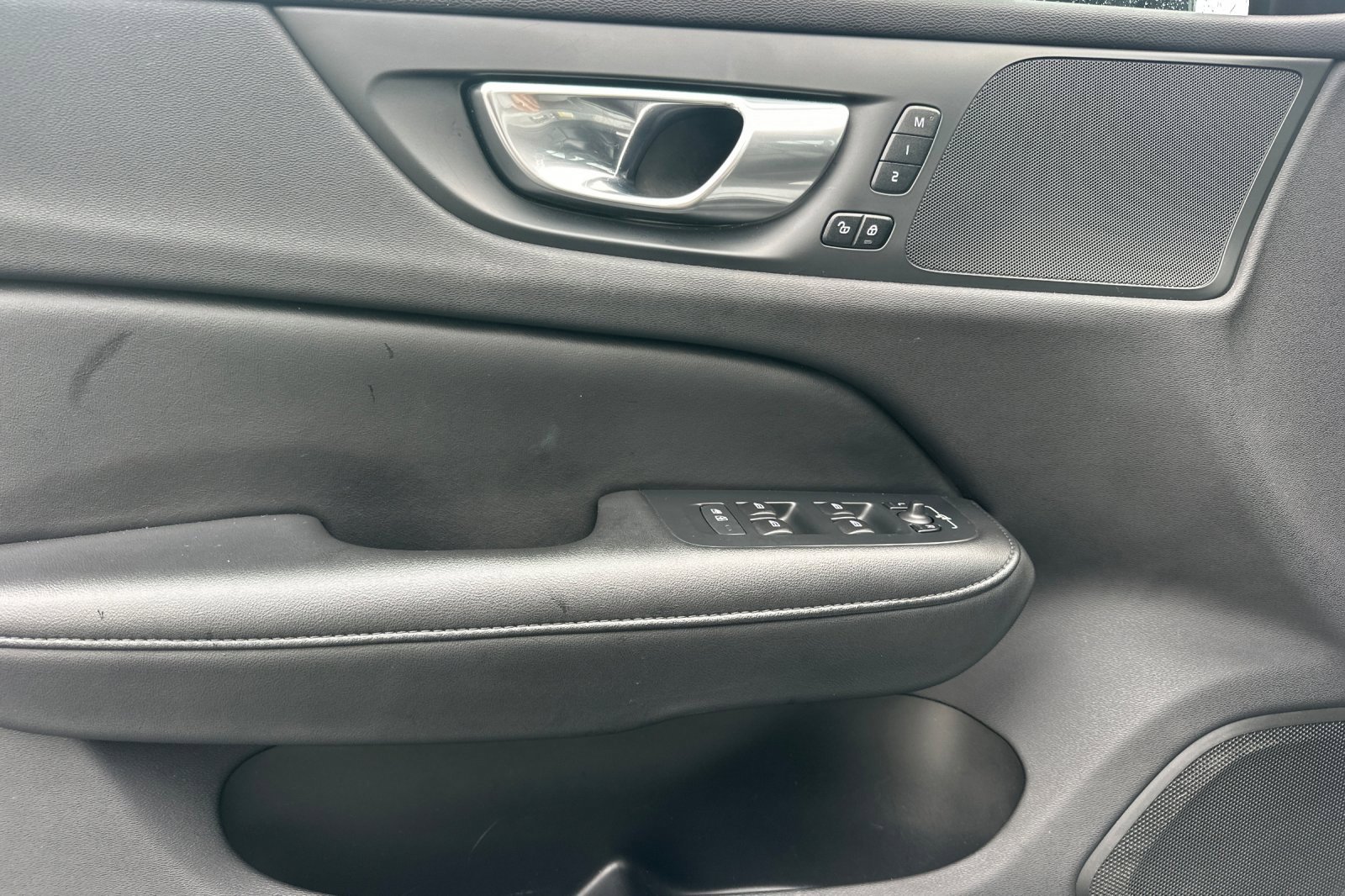 Used 2024 Volvo S60 B5 Plus image 11