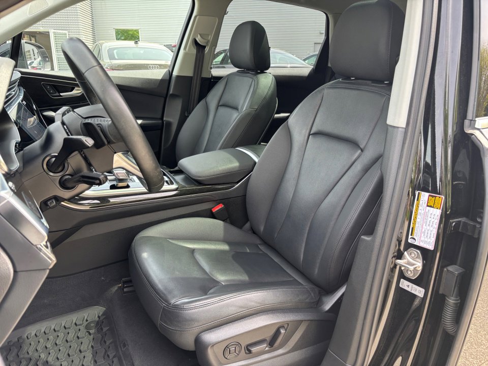 Used 2023 Audi Q7 3.0T Premium Plus w/ Premium Plus Package AWD/4WD image 30