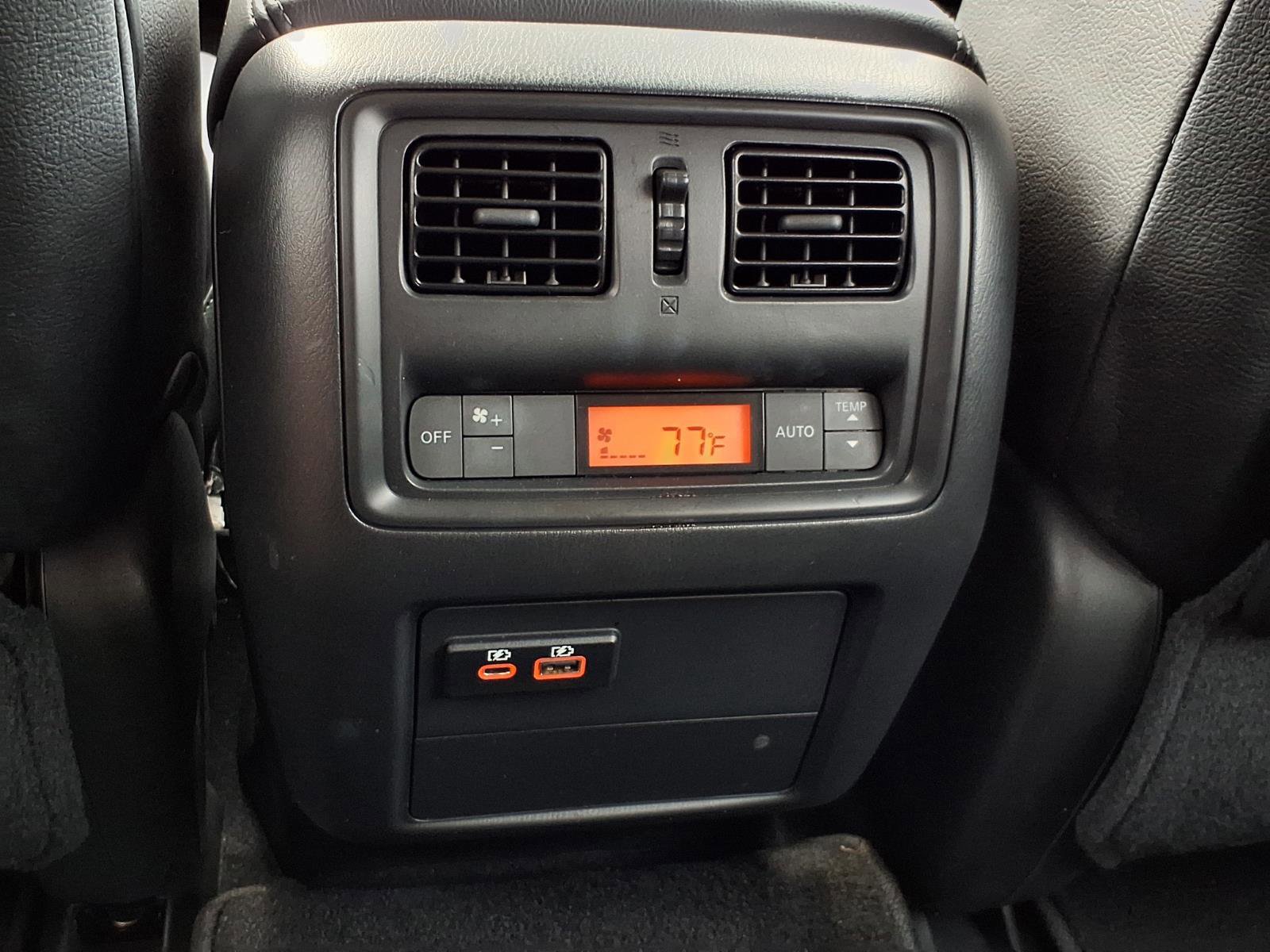 Used 2020 Nissan Pathfinder S image 24