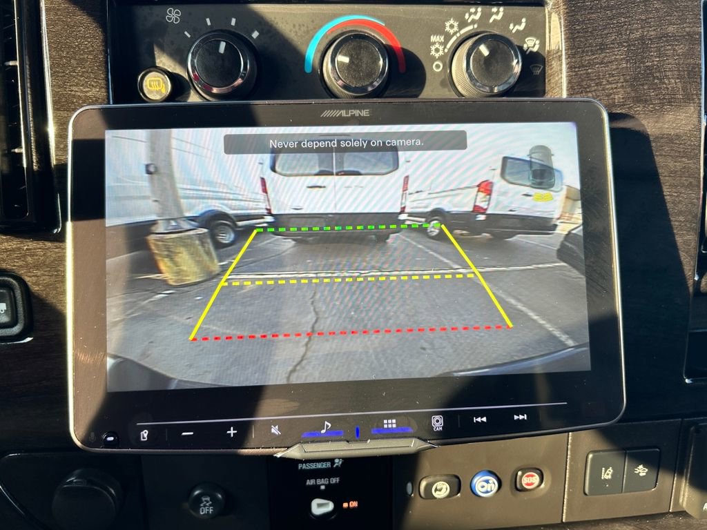 Used 2025 GMC Savana 2500 Extended w/ Driver Convenience Package image 21