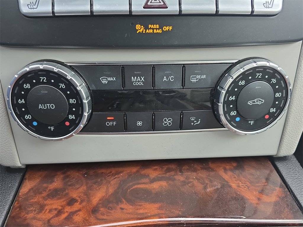 Used 2013 Mercedes-Benz C 250 Sedan image 23