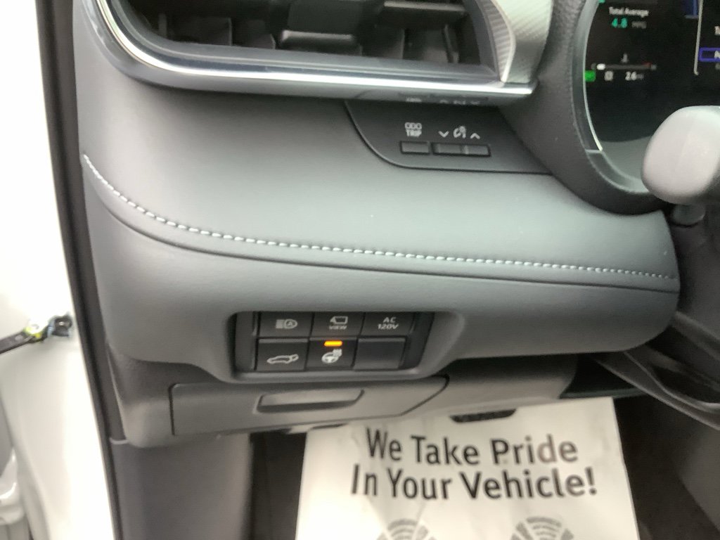 New 2026 Toyota Highlander Platinum image 14