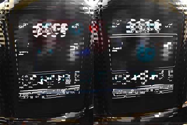 Used 2018 Chevrolet Traverse LT image 18