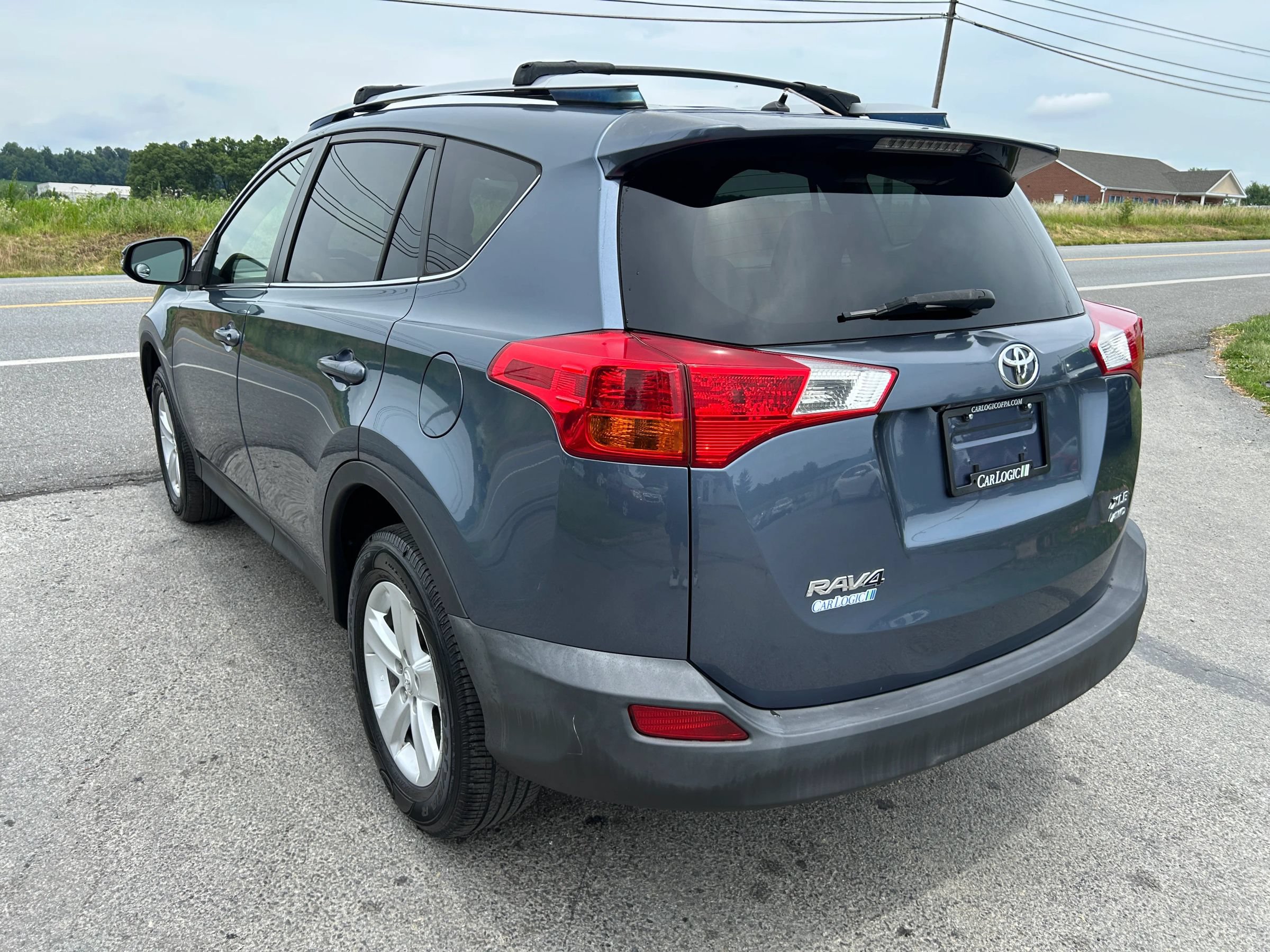 Used 2013 Toyota RAV4 XLE AWD/4WD image 8