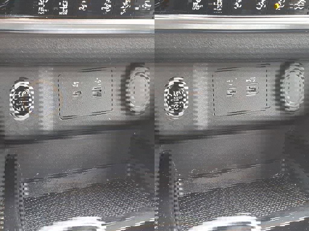 Used 2023 Nissan Rogue SV image 22