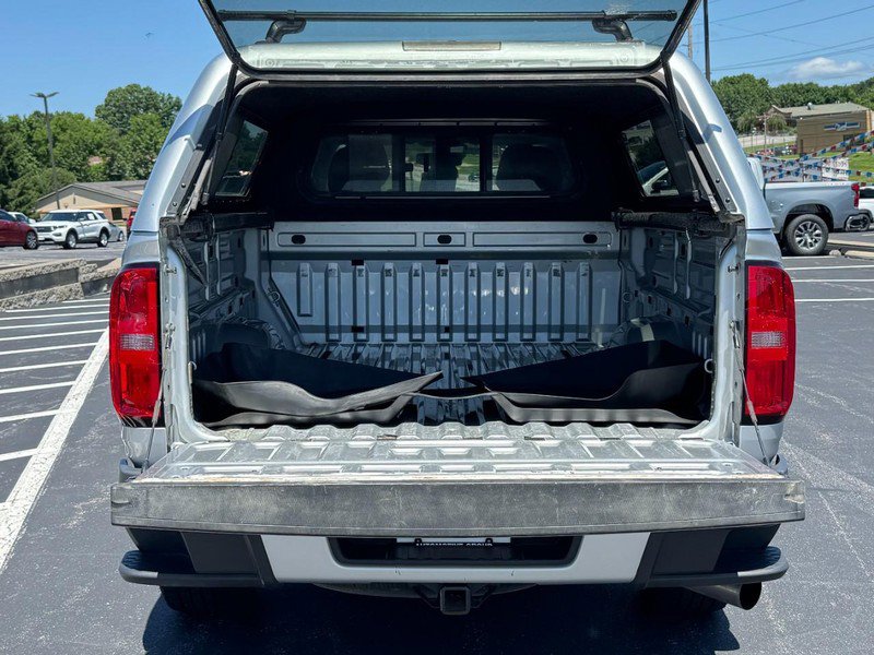 Used 2018 Chevrolet Colorado LT w/ LT Convenience Package RWD image 5