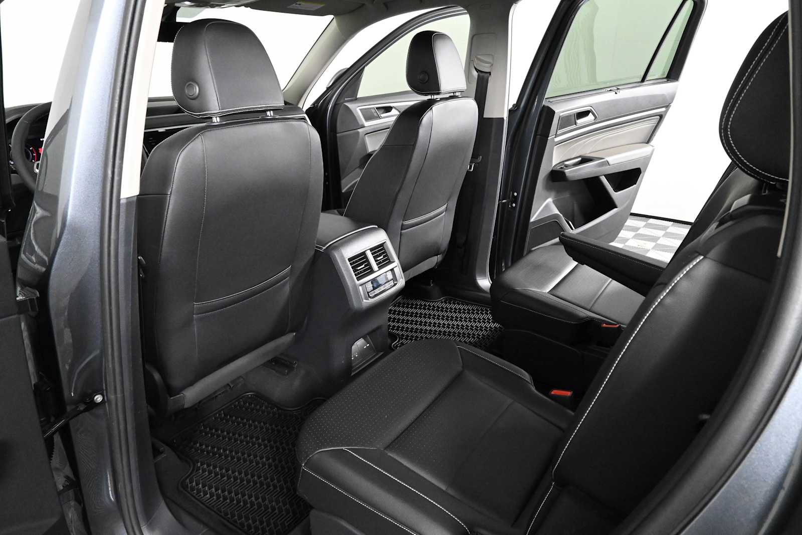 Certified 2023 Volkswagen Atlas SE w/ Panoramic Sunroof Package AWD/4WD image 16