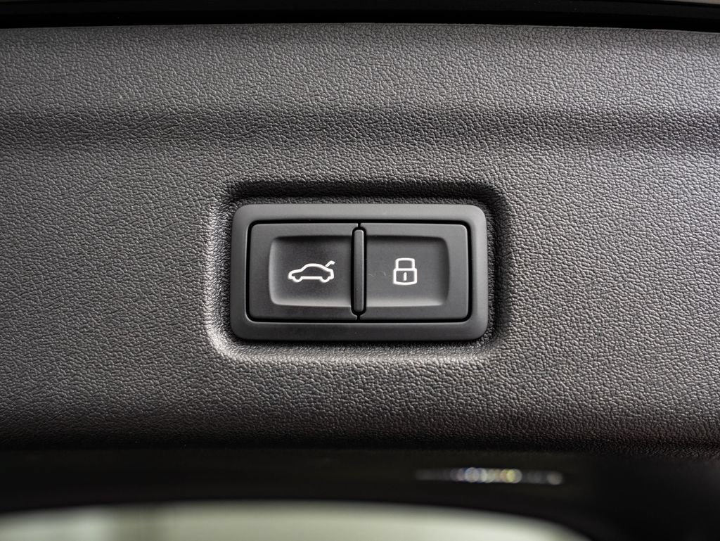 Certified 2025 Audi Q6 e-tron Premium Plus w/ Premium Plus AWD/4WD image 21
