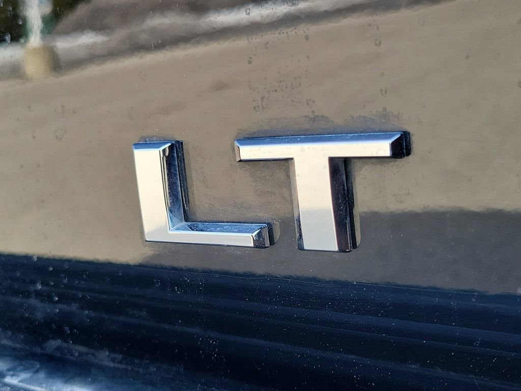Used 2024 Chevrolet Suburban LT AWD/4WD image 6