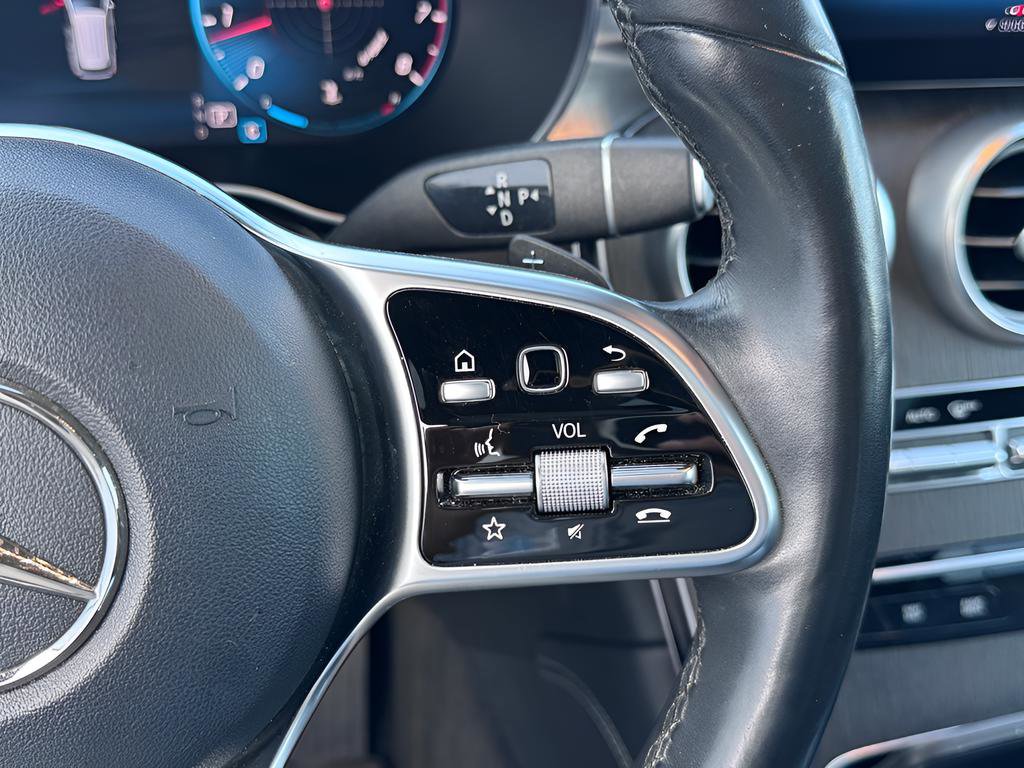 Used 2021 Mercedes-Benz GLC 300 4MATIC image 17