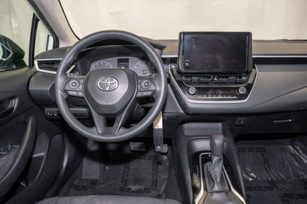 Used 2024 Toyota Corolla LE image 2