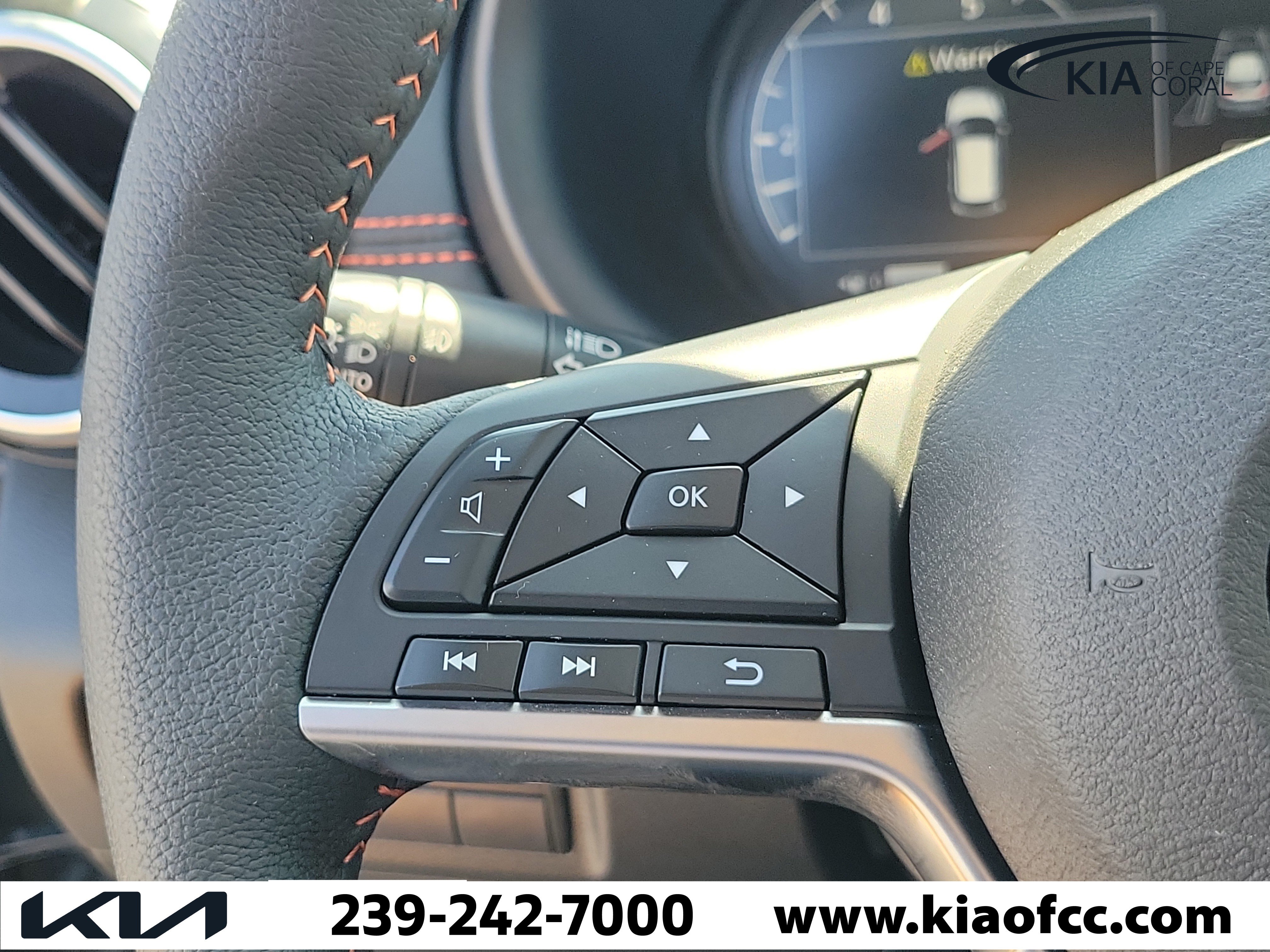 Used 2024 Nissan Kicks SR w/ SR Premium Package FWD image 23