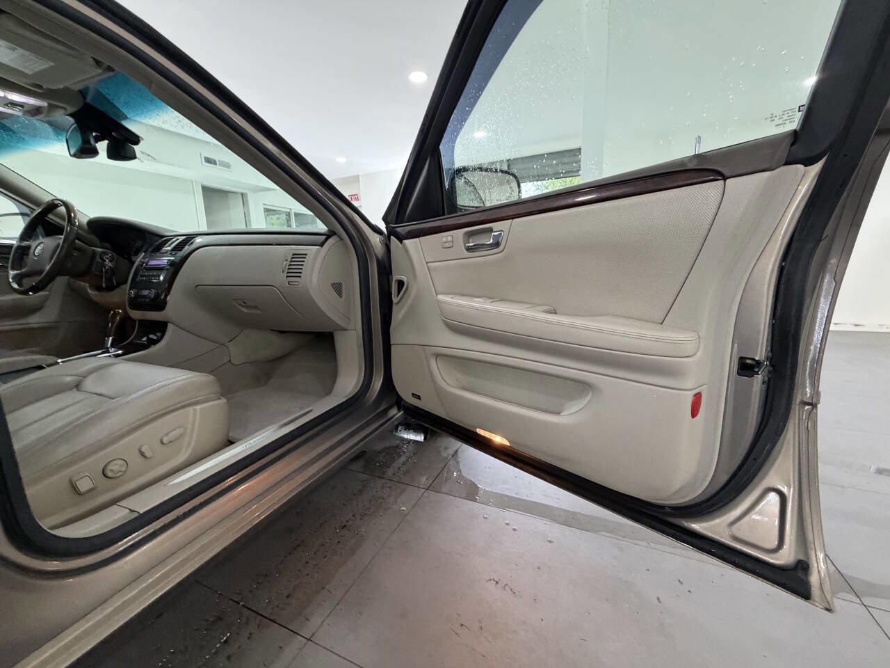 Used 2006 Cadillac DTS FWD image 10