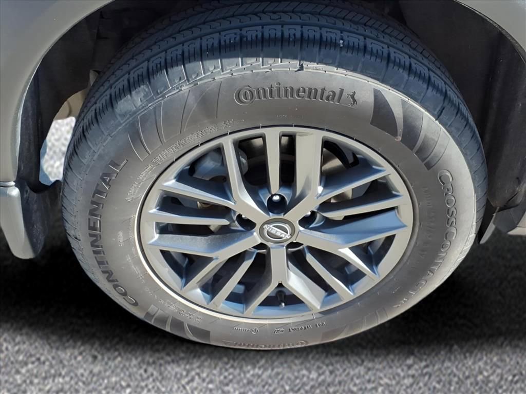 Used 2023 Nissan Rogue S image 9