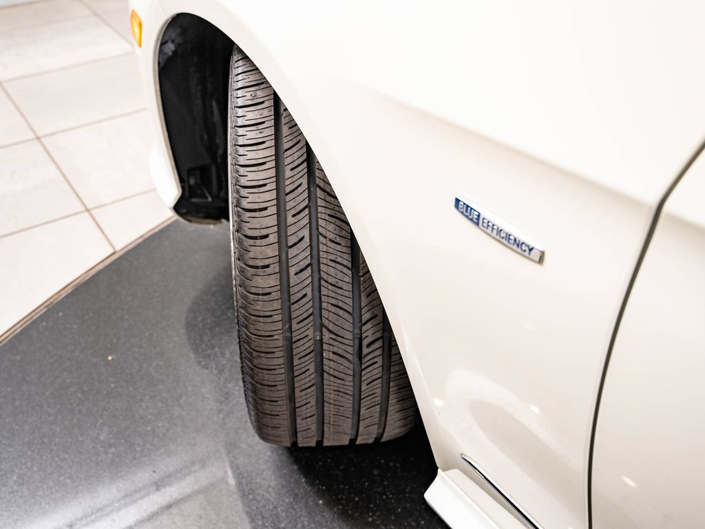 Used 2012 Mercedes-Benz E 350 4MATIC Sedan image 54