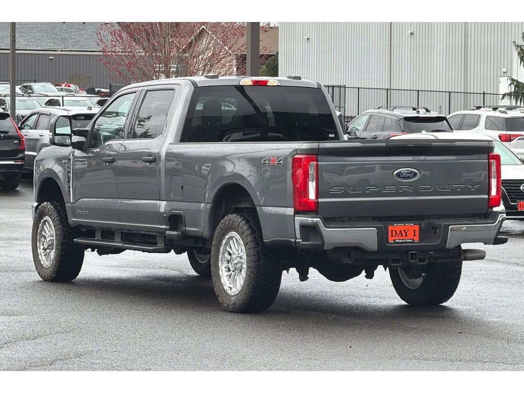 Used 2025 Ford F350 XLT image 8