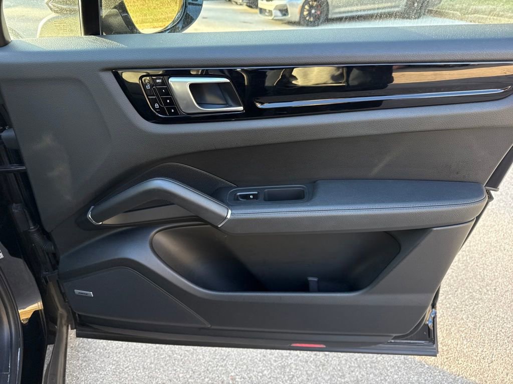 Used 2019 Porsche Cayenne E-Hybrid image 30