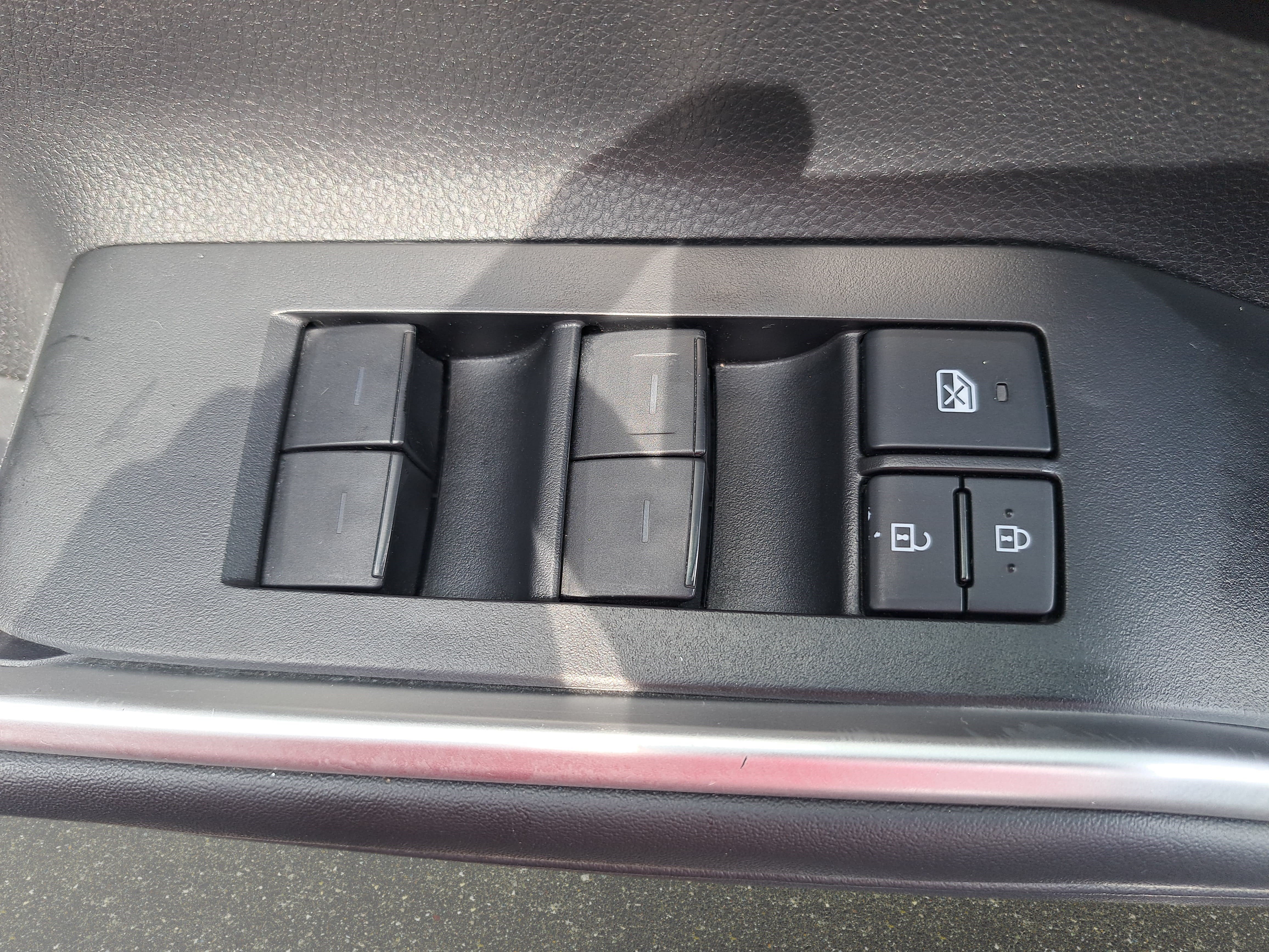 Used 2021 Toyota Highlander XLE FWD image 26