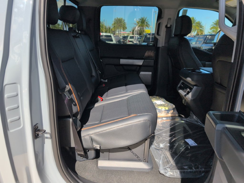New 2027 Ford F250 Lariat w/ Lariat Ultimate Package AWD/4WD image 15