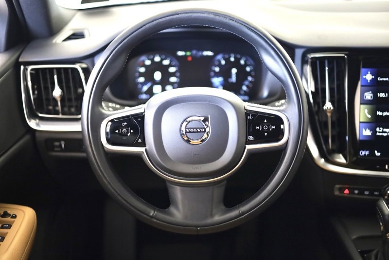 Used 2020 Volvo V60 T5 Cross Country w/ Protection Package Premier image 13
