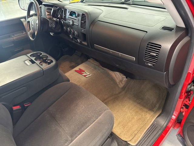 Used 2007 GMC Sierra 1500 SLE w/ SLE/SLT Trailering Package AWD/4WD image 16