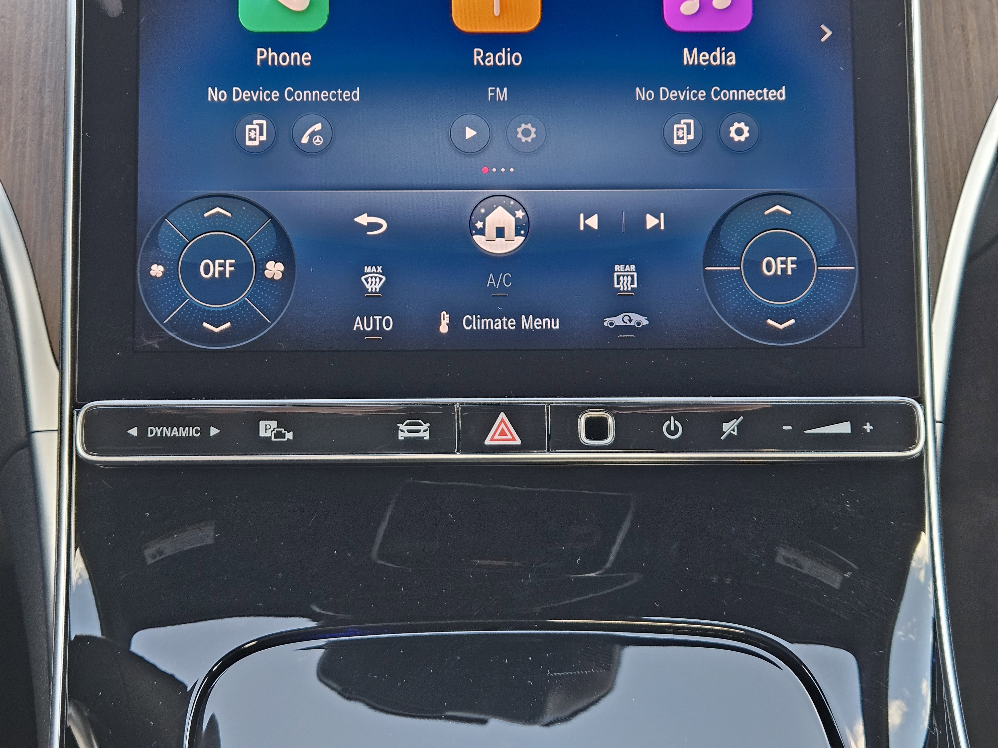 Used 2025 Mercedes-Benz C 300 Sedan image 19