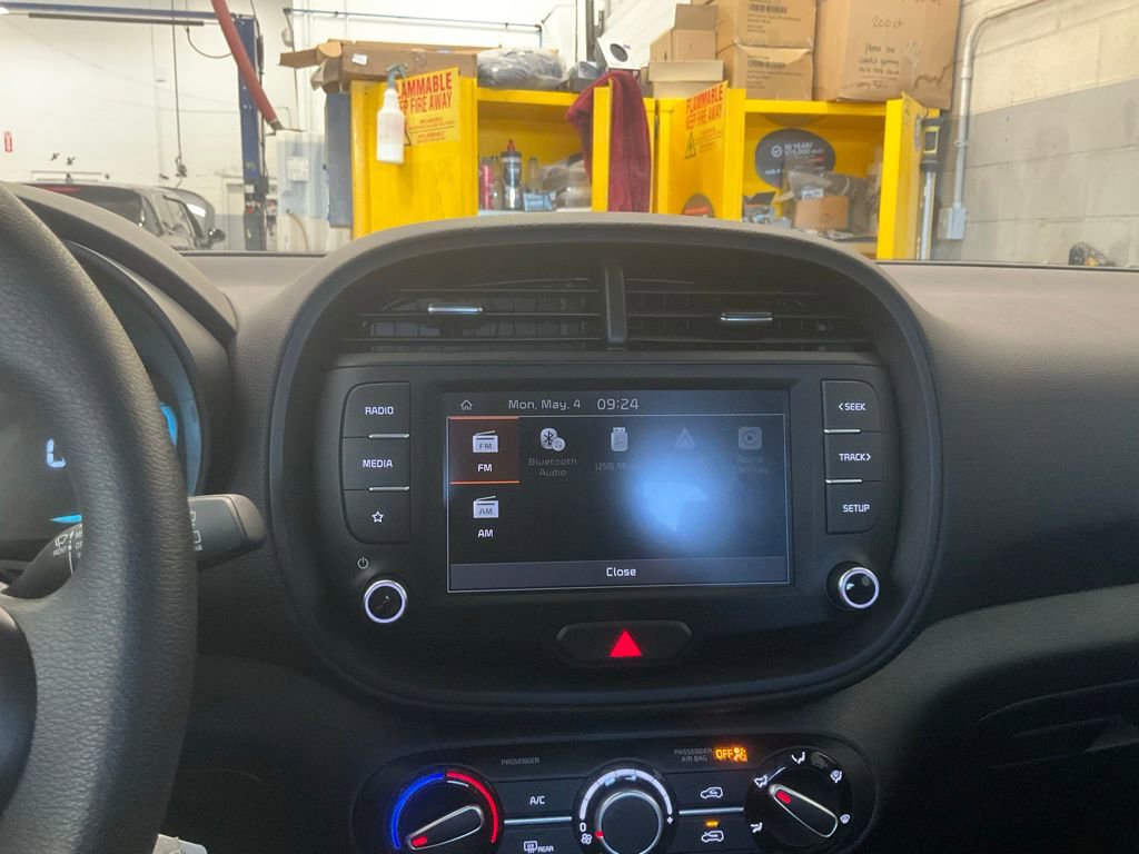Used 2025 Kia Soul LX FWD image 18