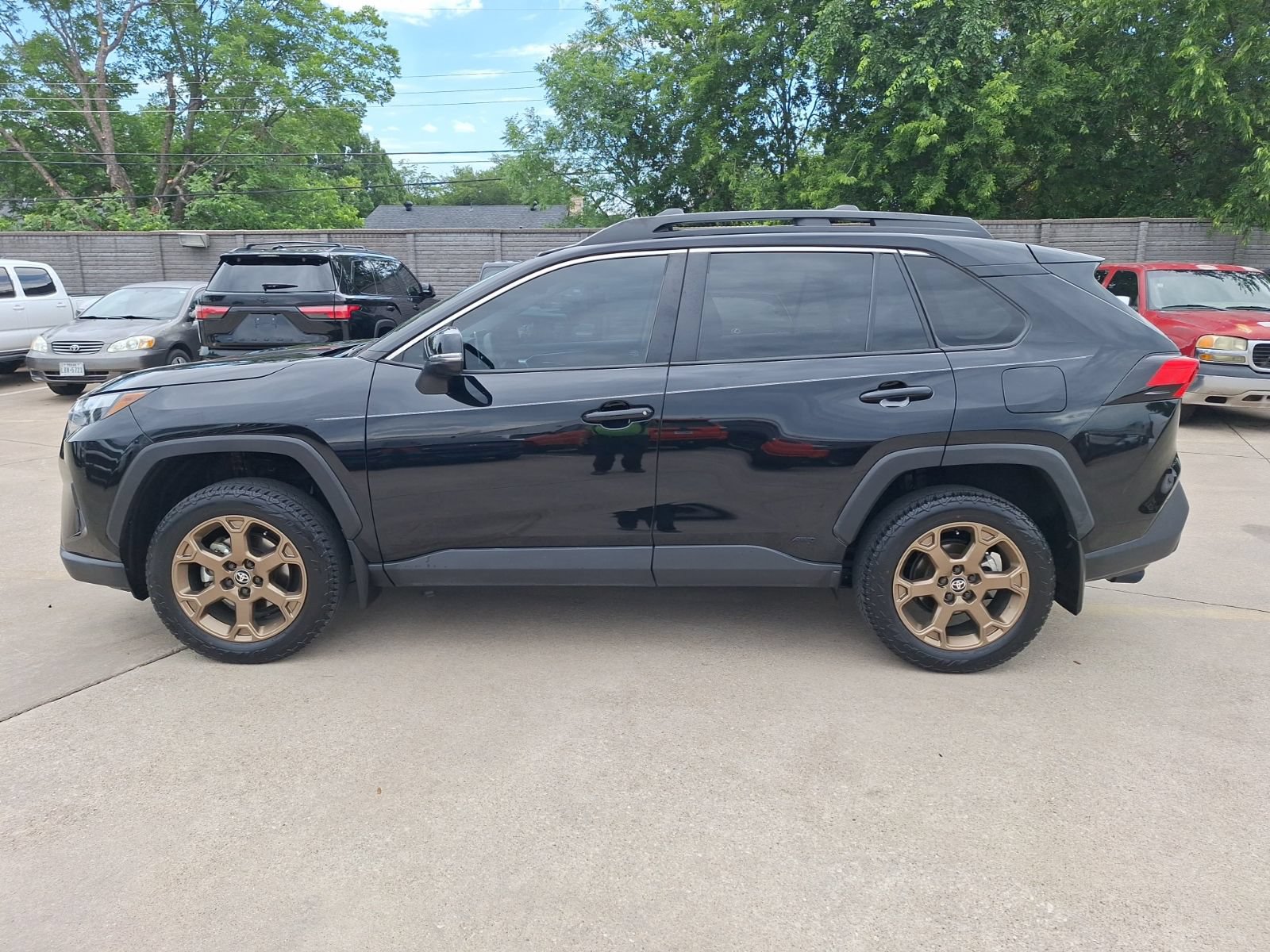Used 2024 Toyota RAV4 AWD Hybrid image 3
