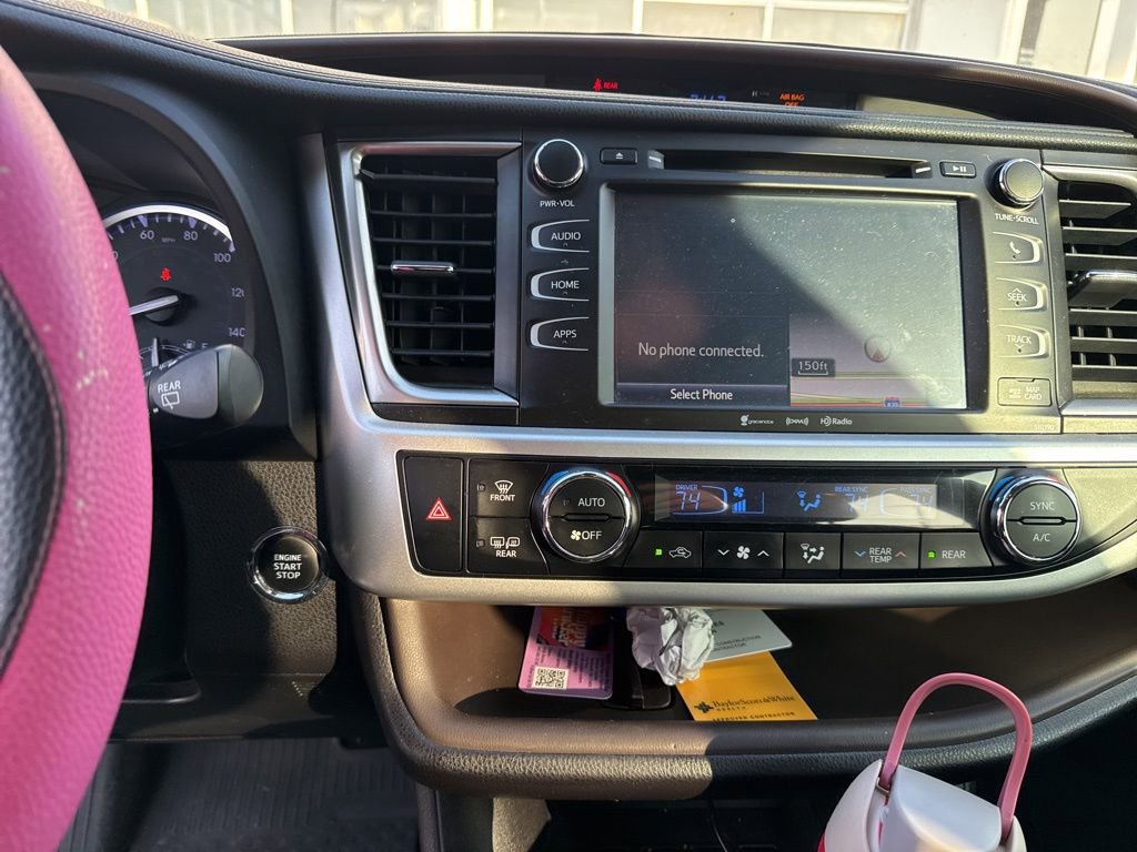 Used 2019 Toyota Highlander XLE image 14