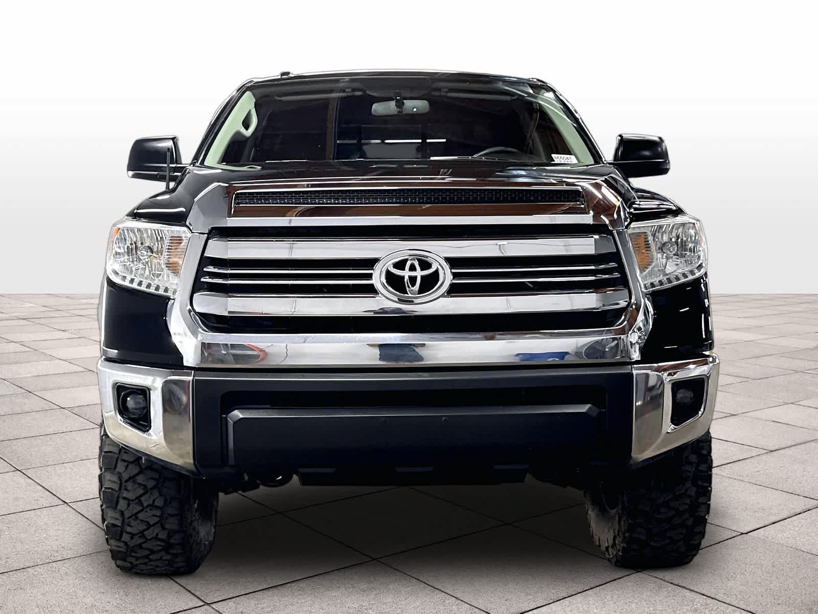 Used 2017 Toyota Tundra SR5 w/ TRD Off Road Package AWD/4WD image 6