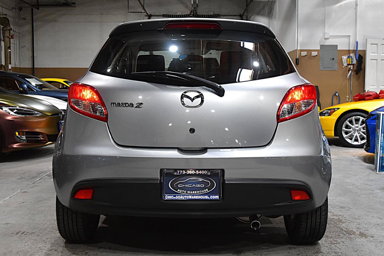 Used 2011 MAZDA MAZDA2 Touring FWD image 5