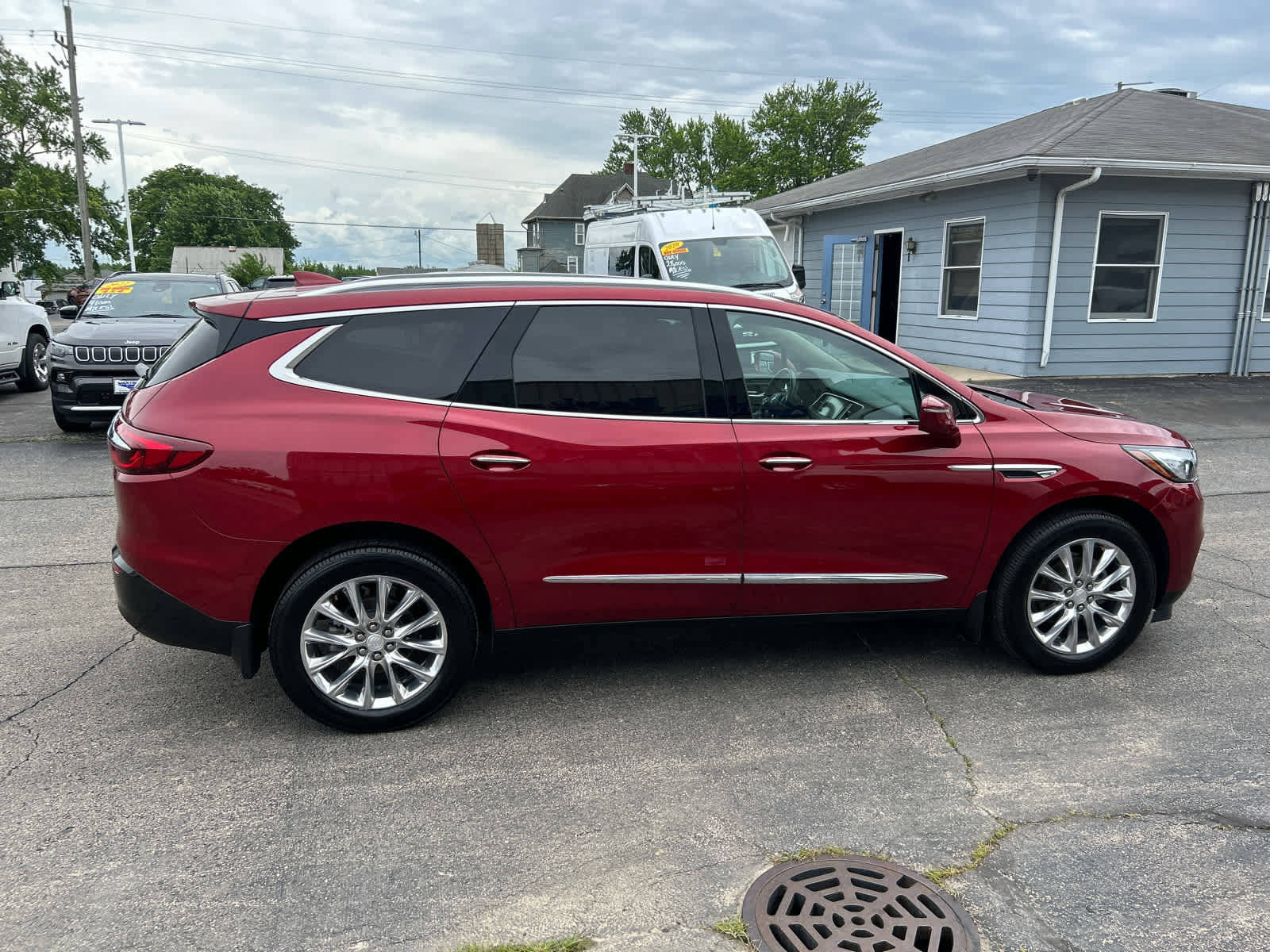 Used 2020 Buick Enclave Premium w/ Sun and Sites Package AWD/4WD image 3