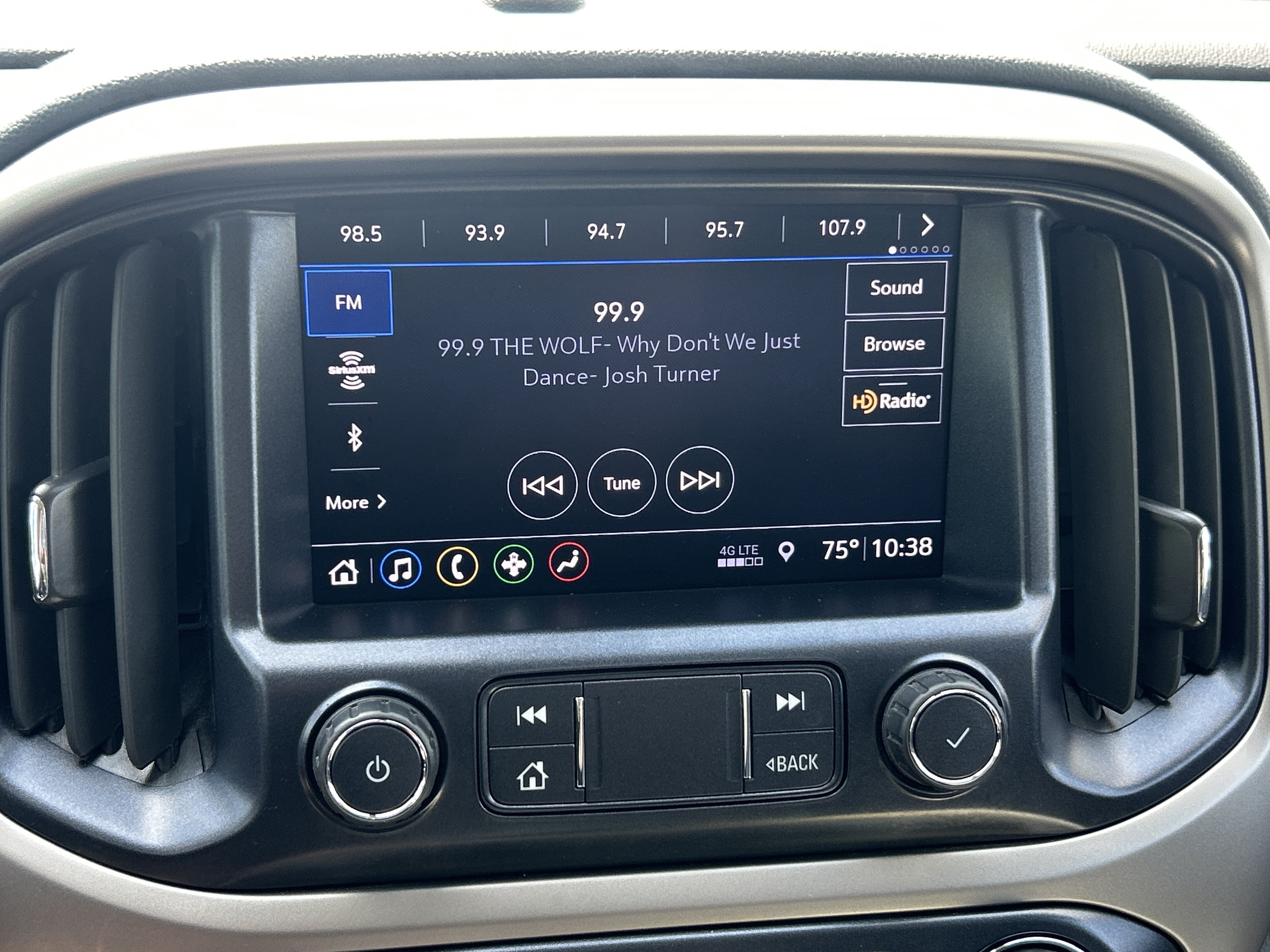 Used 2020 Chevrolet Colorado Z71 AWD/4WD image 25