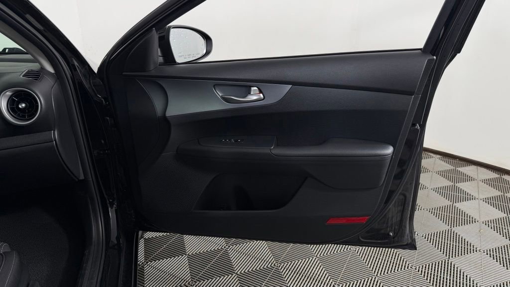 Used 2021 Kia Forte Sedan FWD image 28
