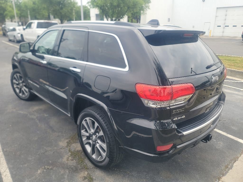 Used 2017 Jeep Grand Cherokee Overland AWD/4WD image 5