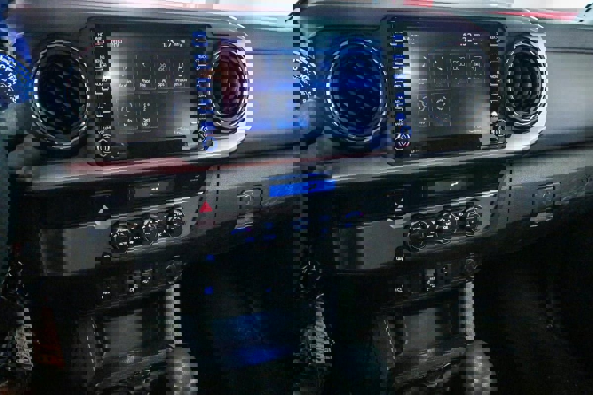 Used 2021 Toyota Tacoma SR5 image 18