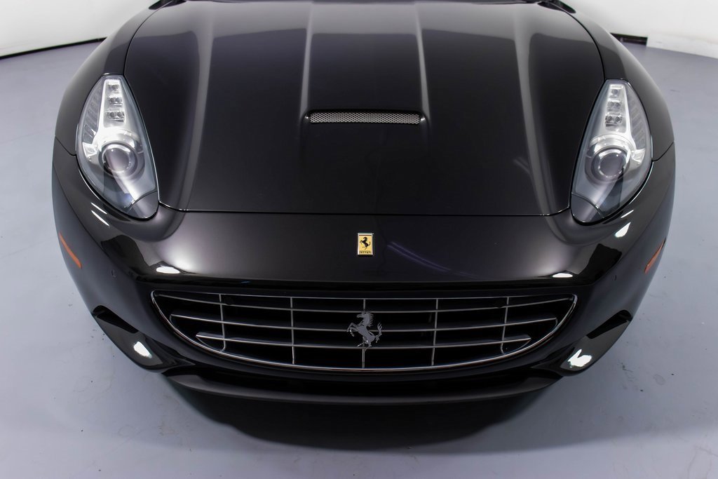 Used 2014 Ferrari California image 13