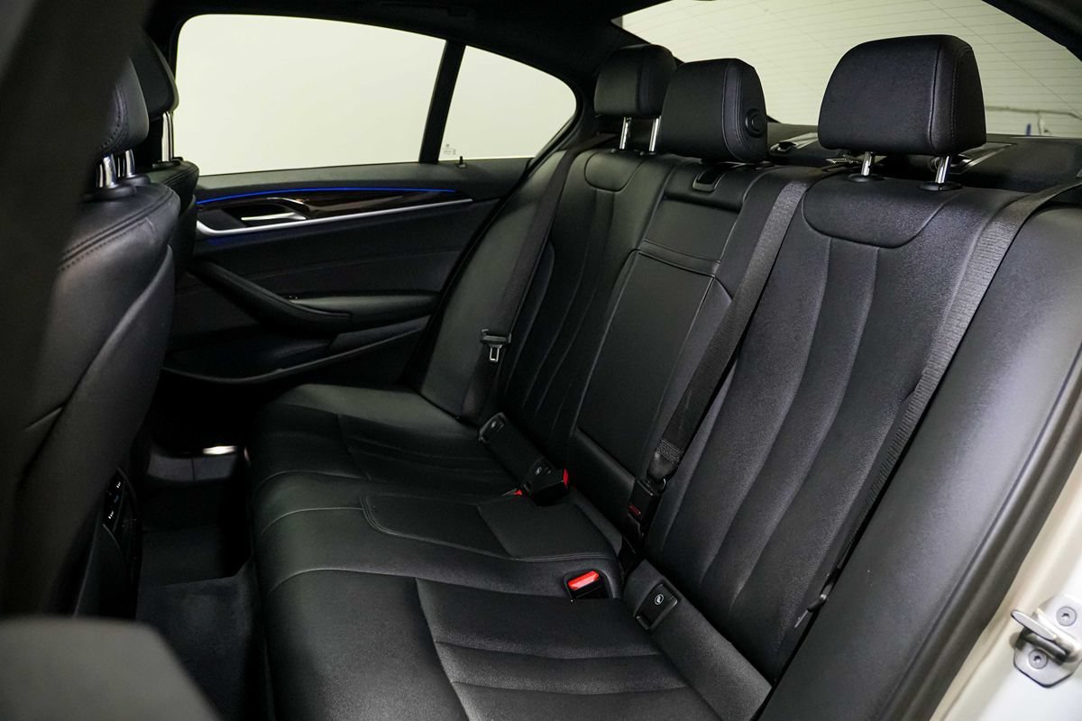 Used 2020 BMW 530e xDrive AWD/4WD image 16