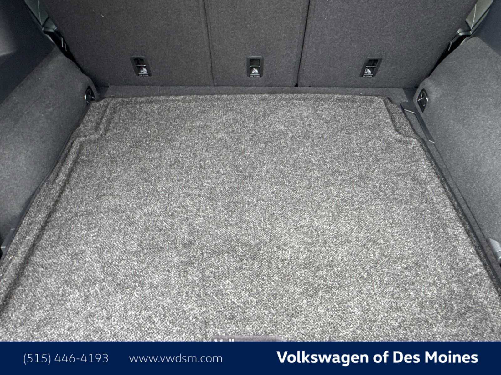 Used 2022 Volkswagen Tiguan SE w/ Panoramic Sunroof Package image 19