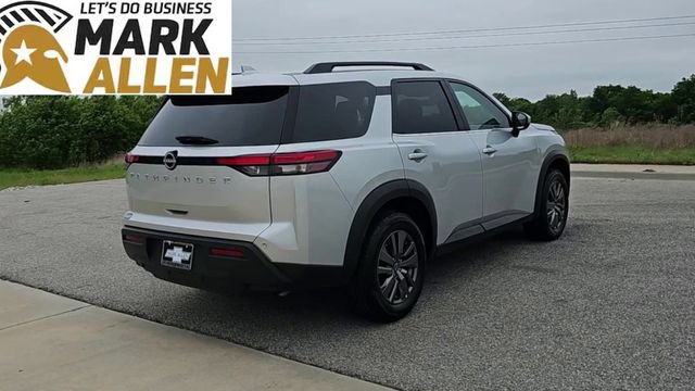 Used 2025 Nissan Pathfinder SV FWD image 8