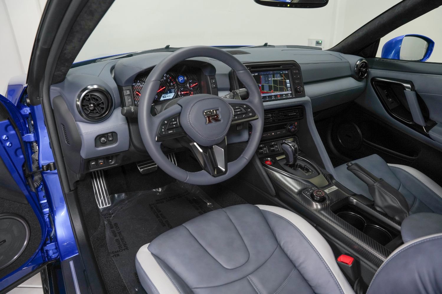 Used 2020 Nissan GT-R Premium AWD/4WD image 11