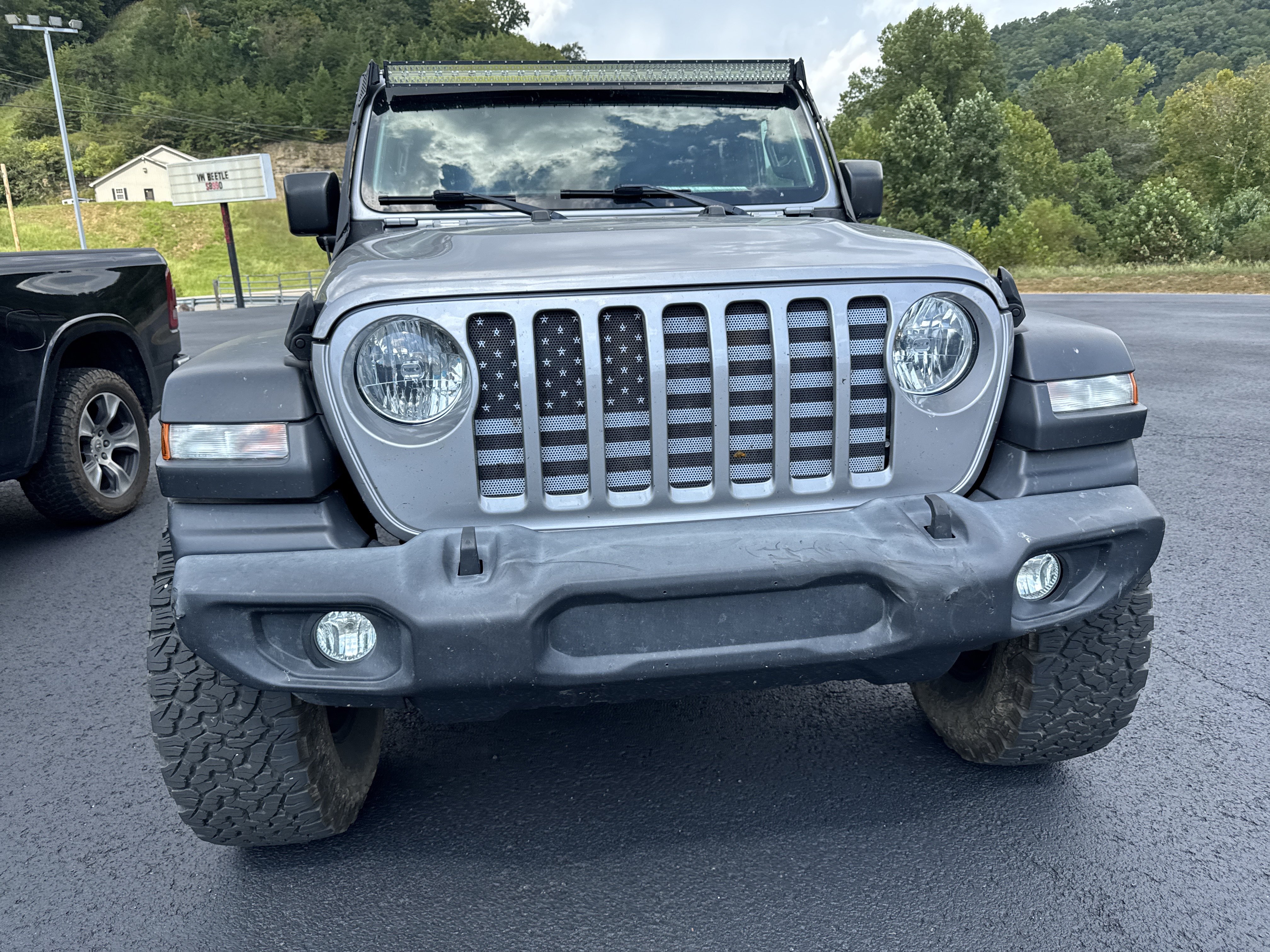Used 2020 Jeep Gladiator Sport w/ Quick Order Package 24S AWD/4WD image 2