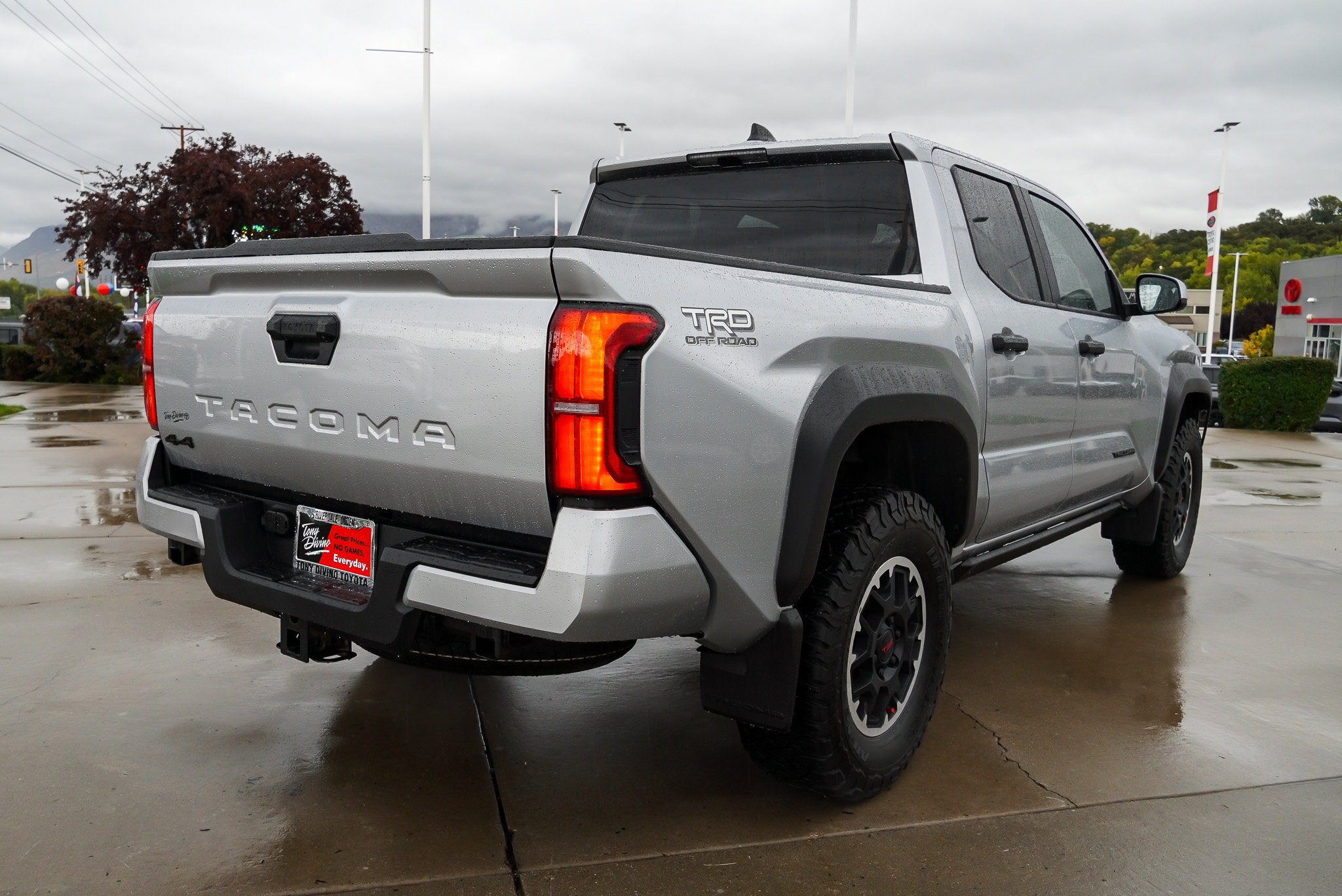 Certified 2025 Toyota Tacoma TRD Off-Road AWD/4WD image 8