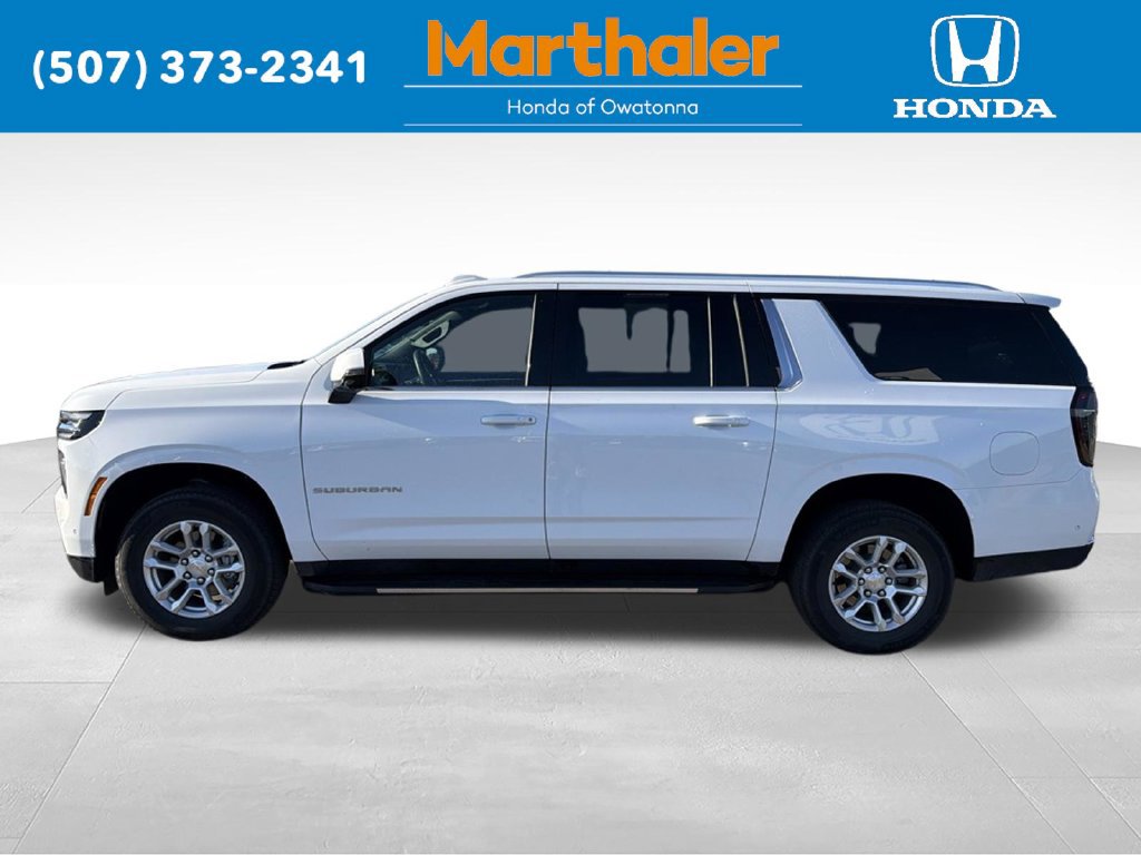 Used 2026 Chevrolet Suburban LT w/ Comfort Package AWD/4WD image 2