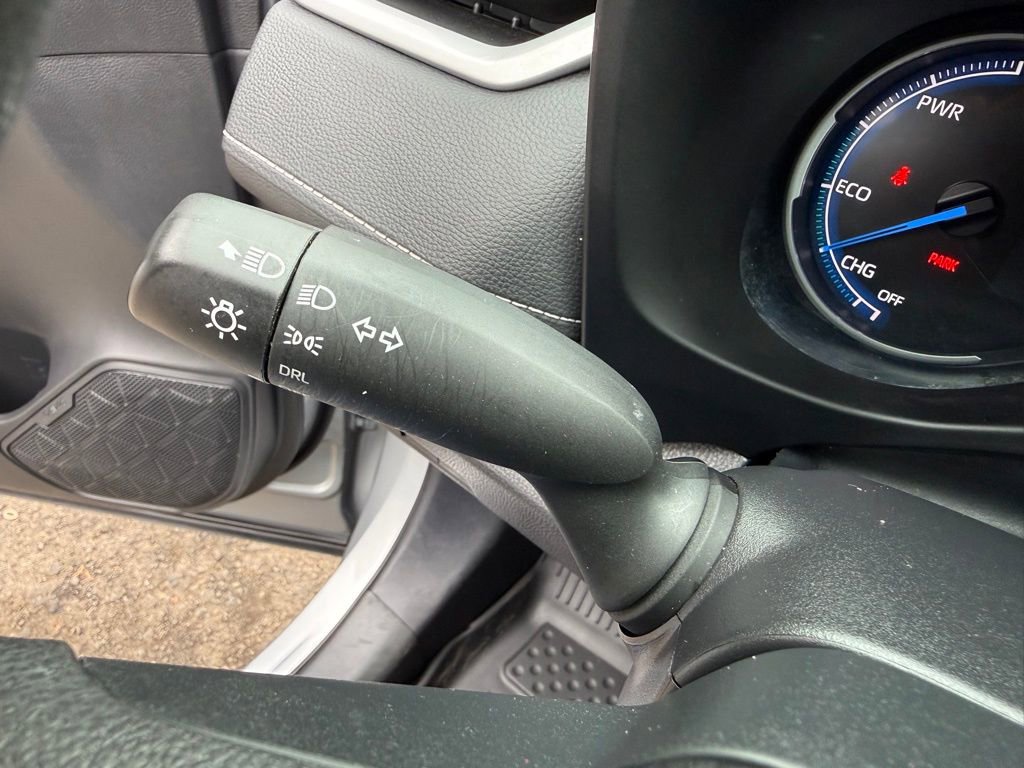 Certified 2025 Toyota RAV4 LE image 30