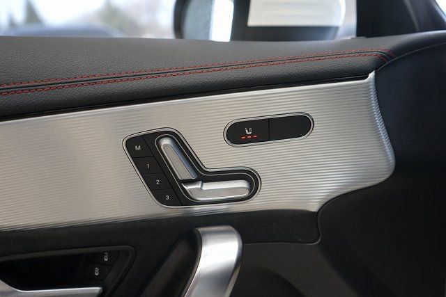 Used 2020 Mercedes-Benz CLA 250 4MATIC image 28