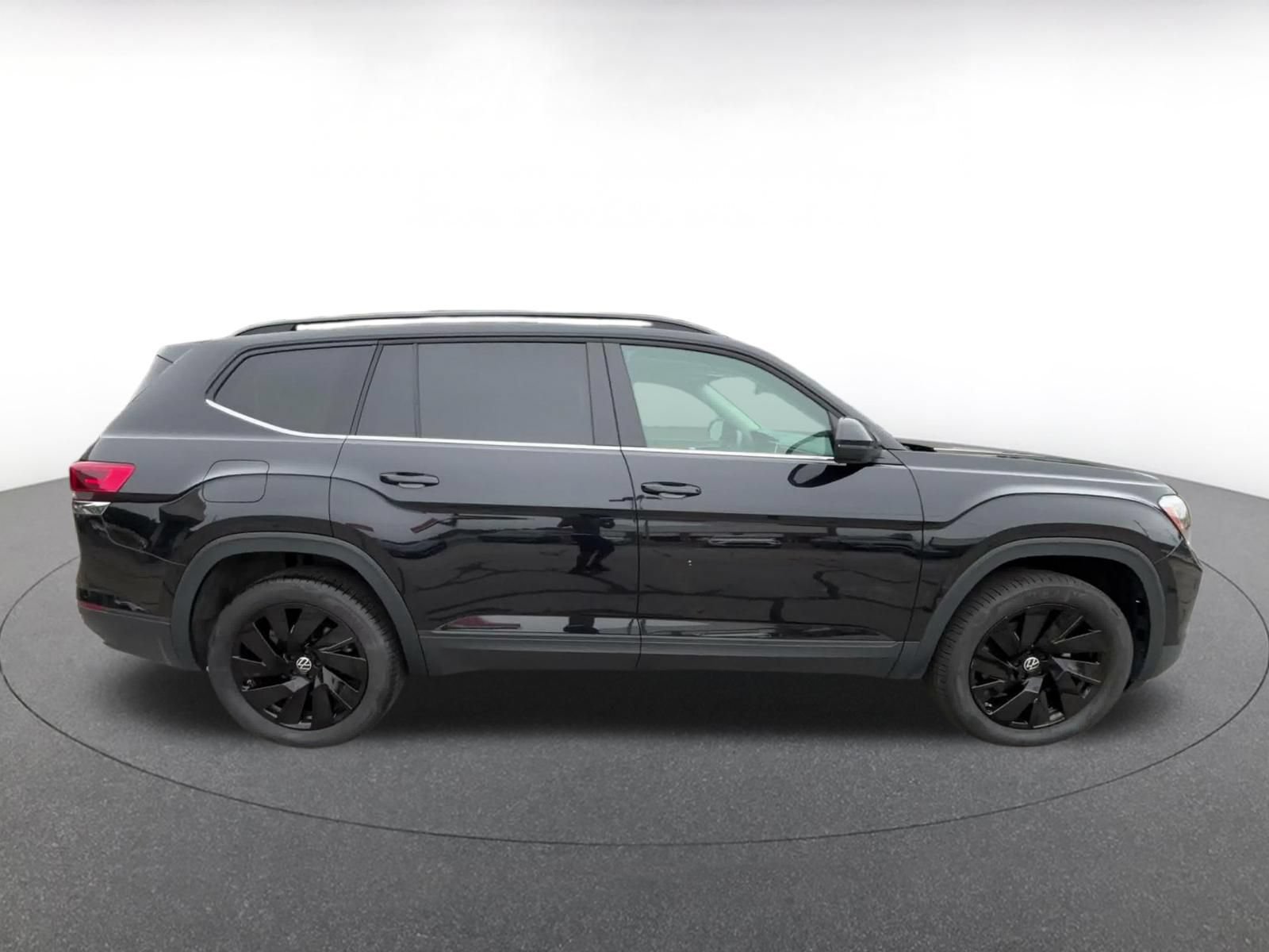 Used 2026 Volkswagen Atlas SE FWD image 13