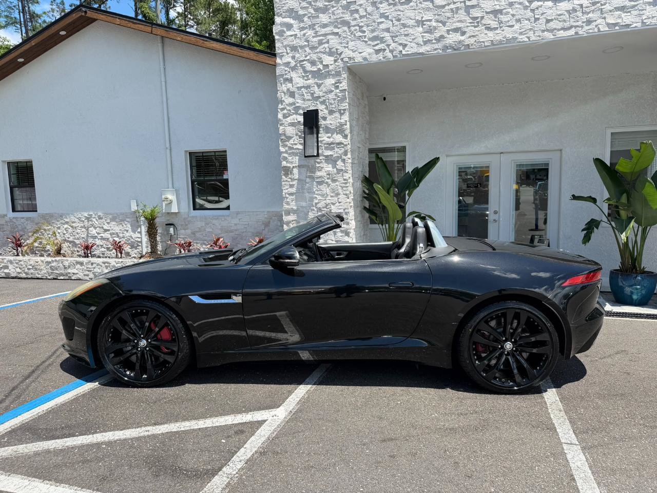 Used 2014 Jaguar F-TYPE S RWD image 2