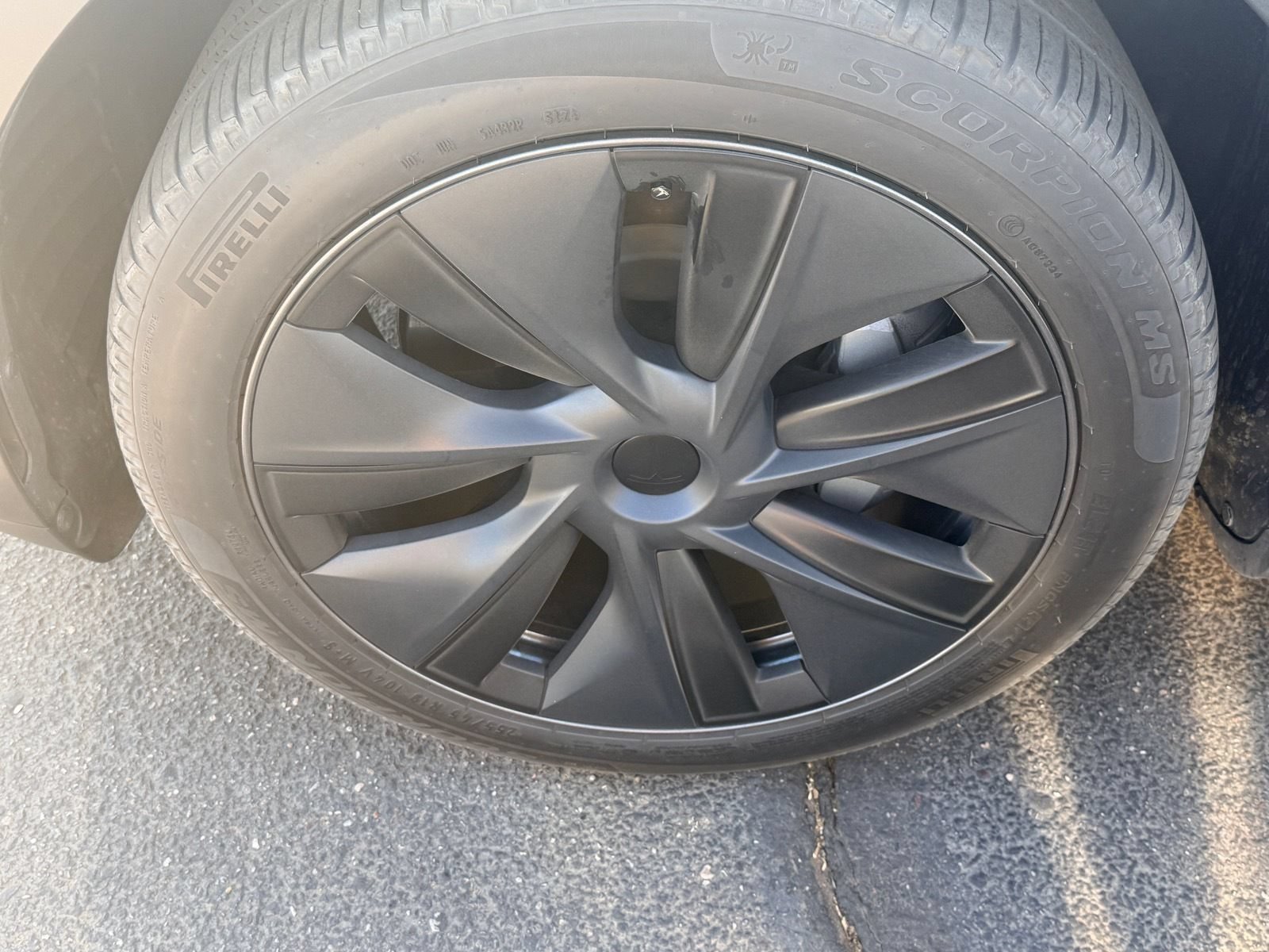 Used 2025 Tesla Model Y Long Range RWD image 7