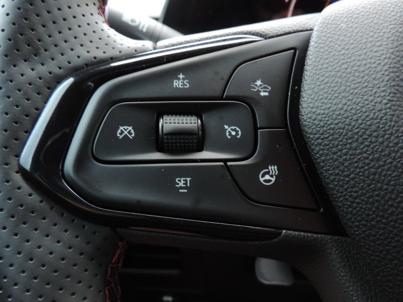 Used 2024 Chevrolet TrailBlazer RS w/ Driver Confidence Package FWD image 27
